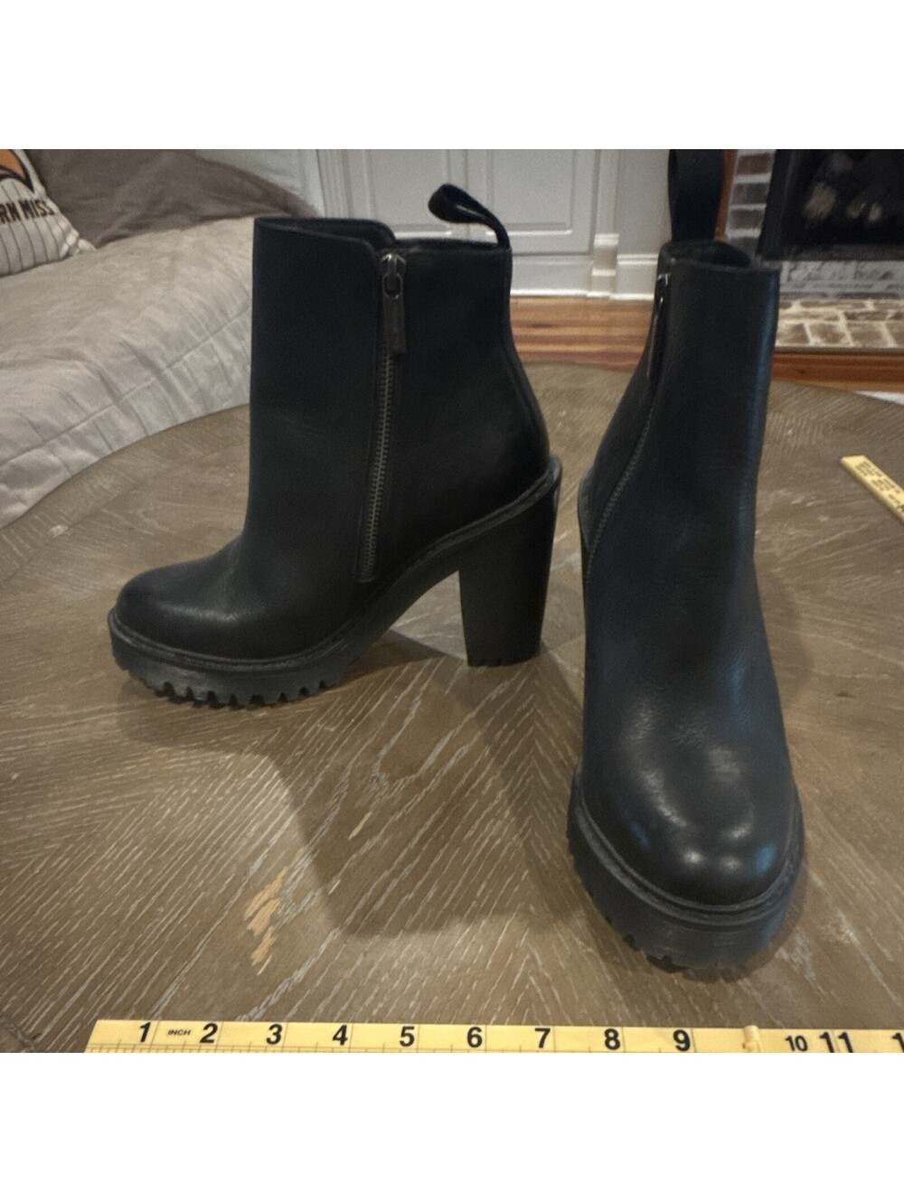 Dr. Martens Magdalena Women’s Black Leather Zip Ankle Bootie US 9 EU 41